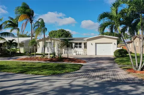 1930 N 49th Ave, Hollywood, FL 33021