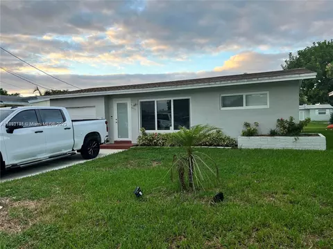 6861 NW 28th St, Sunrise, FL 33313