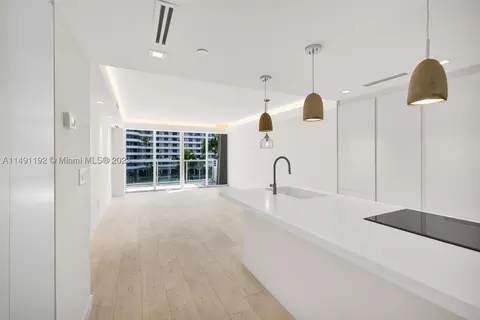 5600 Collins Ave #5A, Miami Beach, FL 33140