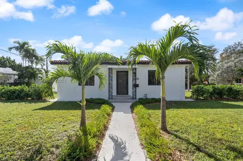 4050 SW 2nd St, Miami, FL 33134