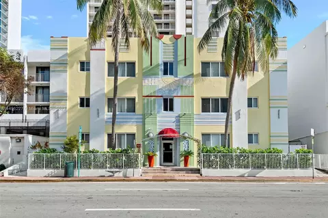 2615 Collins Ave #22, Miami Beach, FL 33140