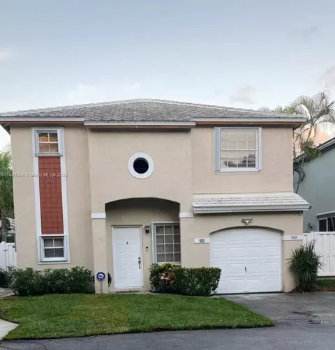 9828 NW 2nd Ct, Plantation, FL 33324