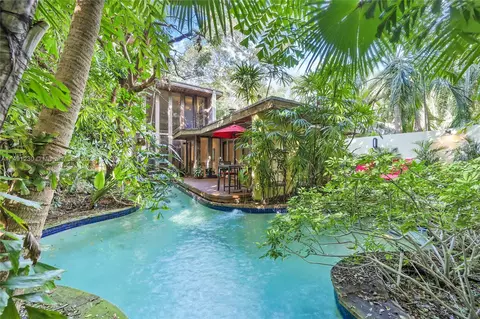 3974 Utopia Ct, Coconut Grove, FL 33133