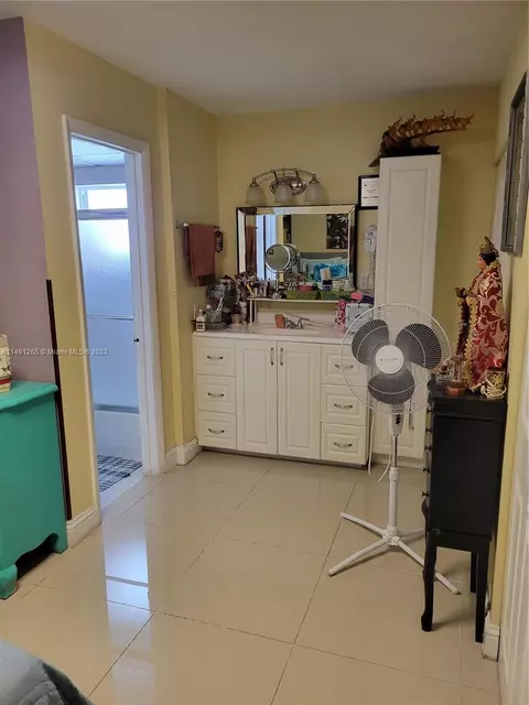 440 E 23rd St #1302, Hialeah, FL 33013 photo 15