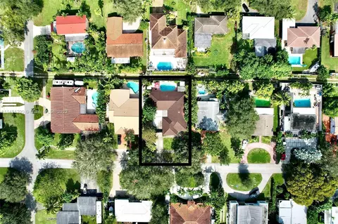 561 Wren Ave, Miami Springs, FL 33166
