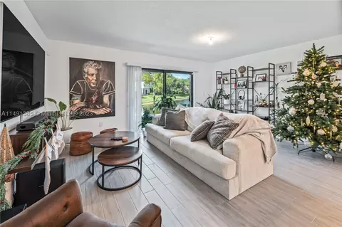 6007 Woods Edge Cir #6007, Riviera Beach, FL 33410