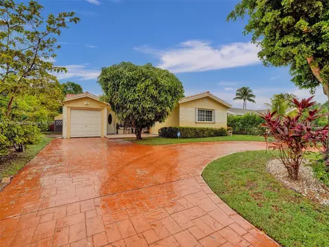 6961 SW 27th Ct, Miramar, FL 33023