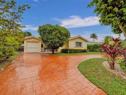6961 SW 27th Ct, Miramar, FL 33023