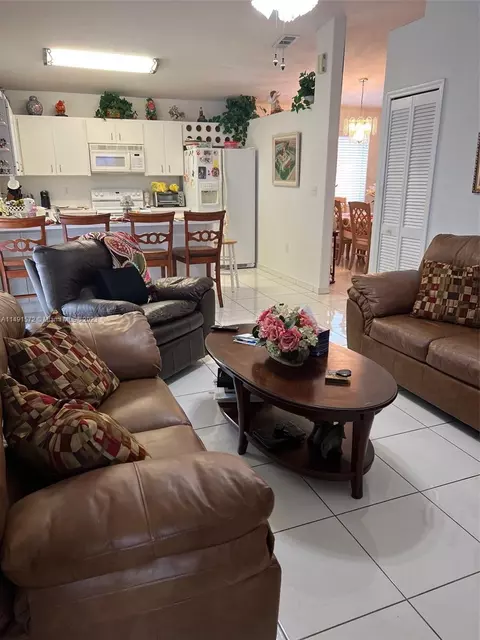 3244 W 77th Pl, Hialeah, FL 33018 photo 14