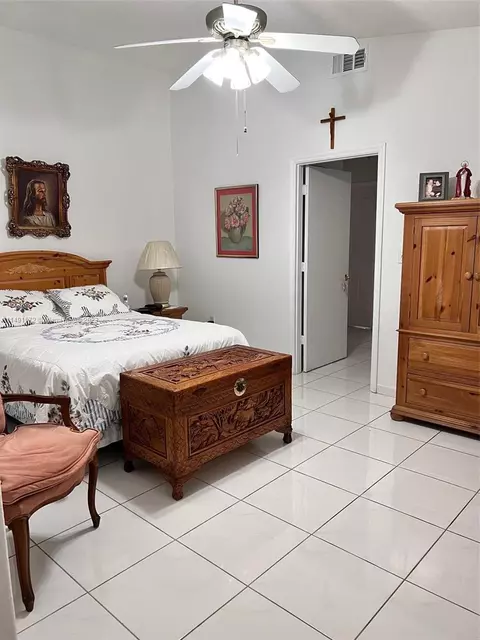 3244 W 77th Pl, Hialeah, FL 33018 photo 9