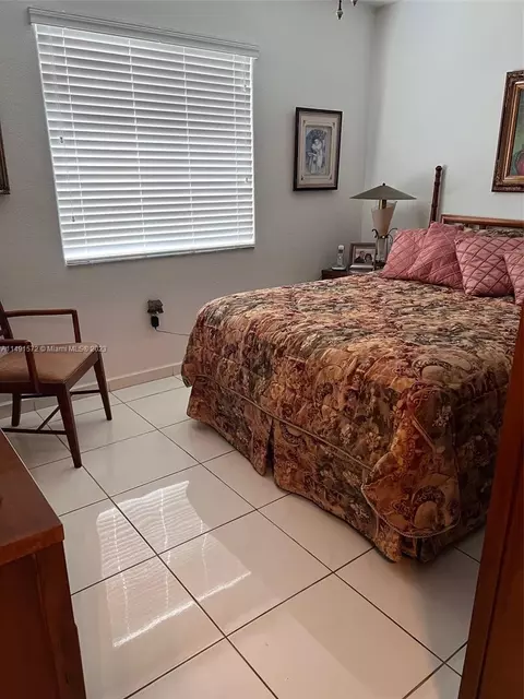 3244 W 77th Pl, Hialeah, FL 33018 photo 11