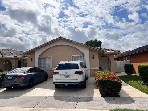 3244 W 77th Pl, Hialeah, FL 33018