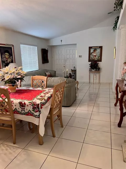 3244 W 77th Pl, Hialeah, FL 33018 photo 12
