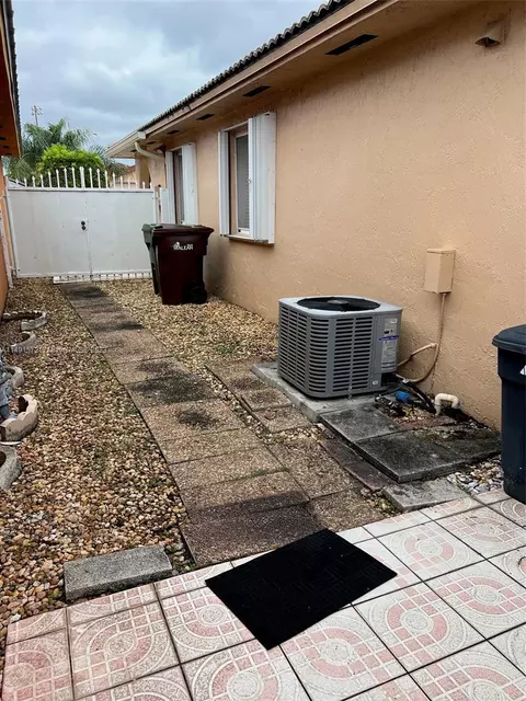 3244 W 77th Pl, Hialeah, FL 33018 photo 20