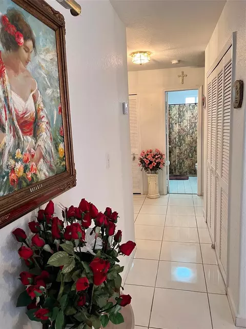 3244 W 77th Pl, Hialeah, FL 33018 photo 4