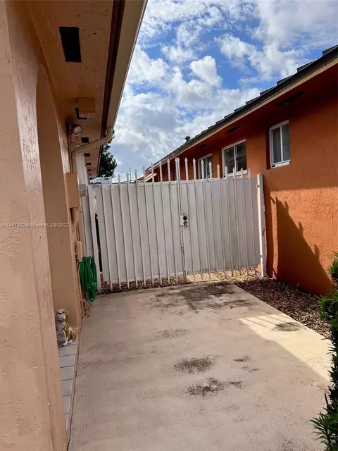 3244 W 77th Pl, Hialeah, FL 33018 photo 2