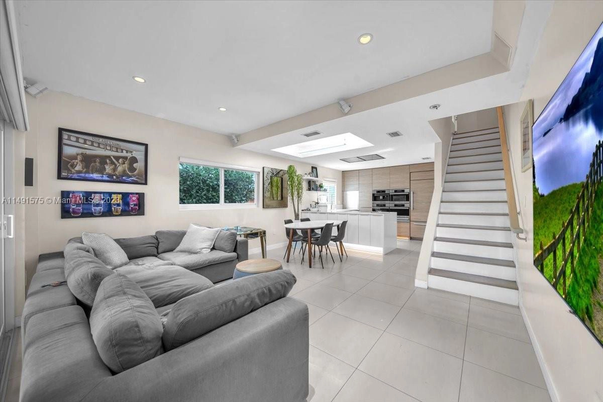 208 Jefferson Ave Unit 113