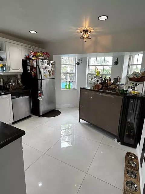 Undisclosed, Hialeah, FL 33015 photo 19