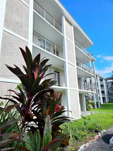 2998 NW 48th Ter #419, Lauderdale Lakes, FL 33313