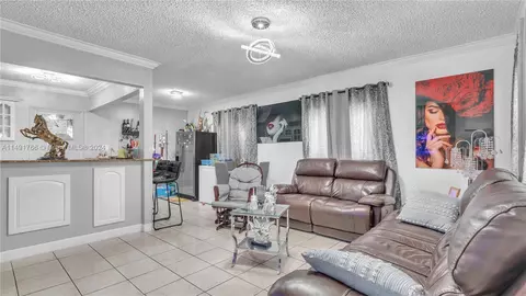 770 SE 4th Pl, Hialeah, FL 33010 photo 9