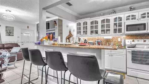 770 SE 4th Pl, Hialeah, FL 33010
