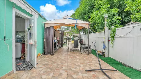 770 SE 4th Pl, Hialeah, FL 33010 photo 13
