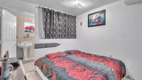 770 SE 4th Pl, Hialeah, FL 33010 photo 11