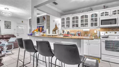 770 SE 4th Pl, Hialeah, FL 33010