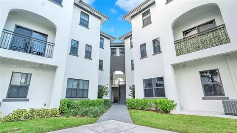 15650 SW 136th St #106, Miami, FL 33196