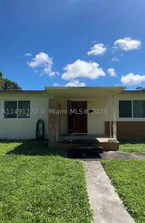 301 NE 89th St, El Portal, FL 33138