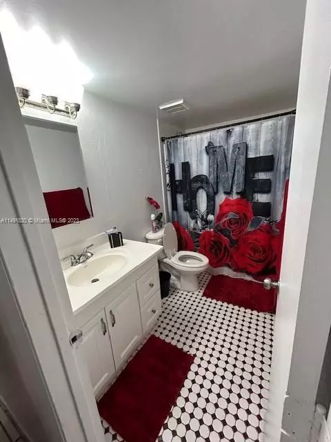 2186 W 60th St #20106, Hialeah, FL 33016 photo 10