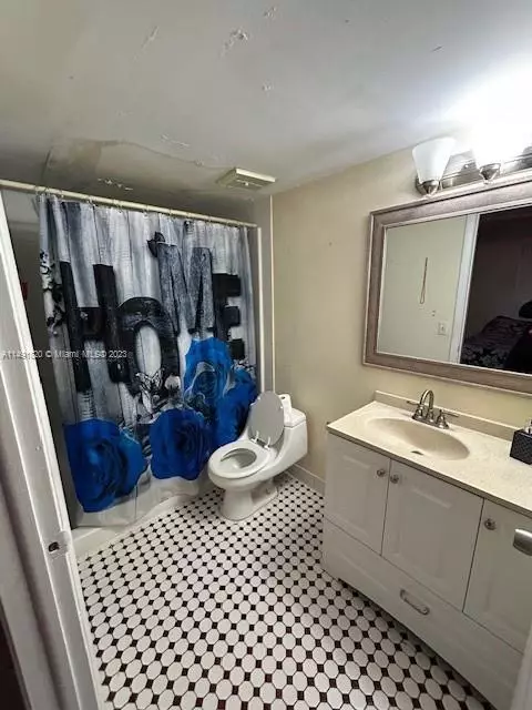 2186 W 60th St #20106, Hialeah, FL 33016 photo 8