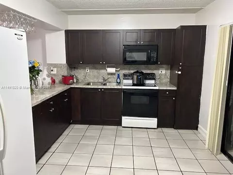 2186 W 60th St #20106, Hialeah, FL 33016 photo 5