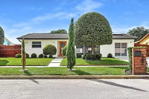 5580 SW 8th St, Margate, FL 33068