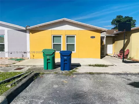 21305 NW 40th Cir Ct, Miami Gardens, FL 33055