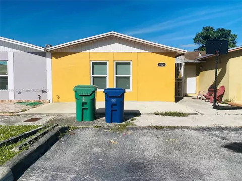 21305 NW 40th Cir Ct, Miami Gardens, FL 33055