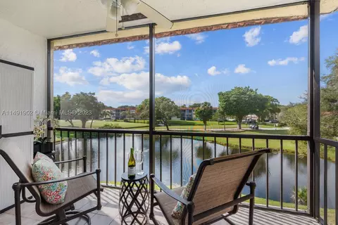 8930 S Hollybrook Blvd #303, Pembroke Pines, FL 33025