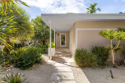 6010 Pine Tree Dr, Miami Beach, FL 33140