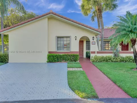 2245 El Cid Ct, Davie, FL 33324