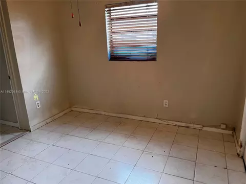 637 E 52nd St, Hialeah, FL 33013 photo 6