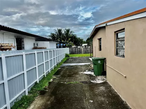 637 E 52nd St, Hialeah, FL 33013 photo 3