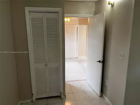 637 E 52nd St, Hialeah, FL 33013 photo 20