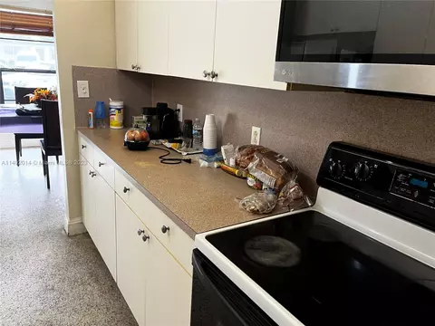 637 E 52nd St, Hialeah, FL 33013 photo 15