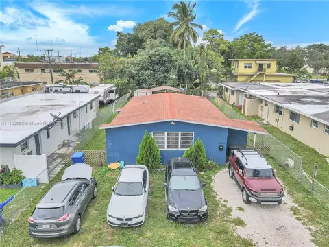 6040 Polk St, Hollywood, FL 33024