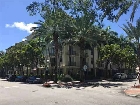 1900 Van Buren St #302B, Hollywood, FL 33020