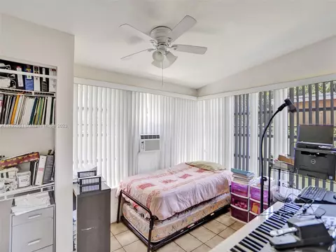 17520 NE 7th Pl, Miami, FL 33162 photo 15