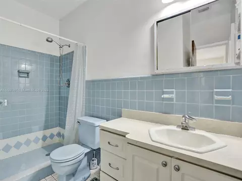 17520 NE 7th Pl, Miami, FL 33162 photo 18