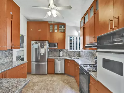 17520 NE 7th Pl, Miami, FL 33162 photo 2