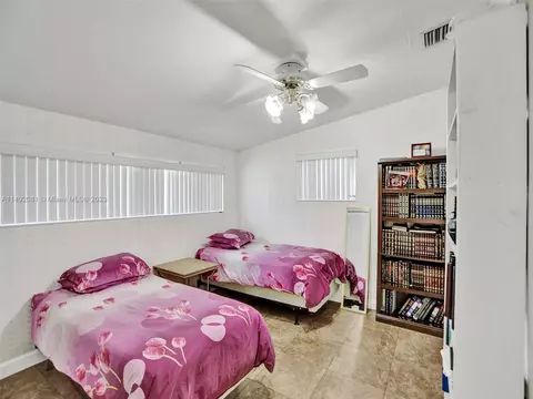 17520 NE 7th Pl, Miami, FL 33162 photo 10
