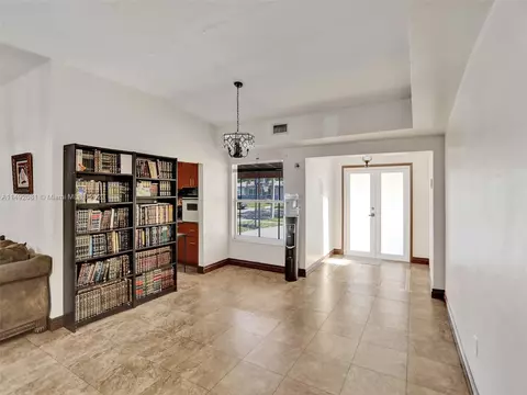 17520 NE 7th Pl, Miami, FL 33162 photo 9